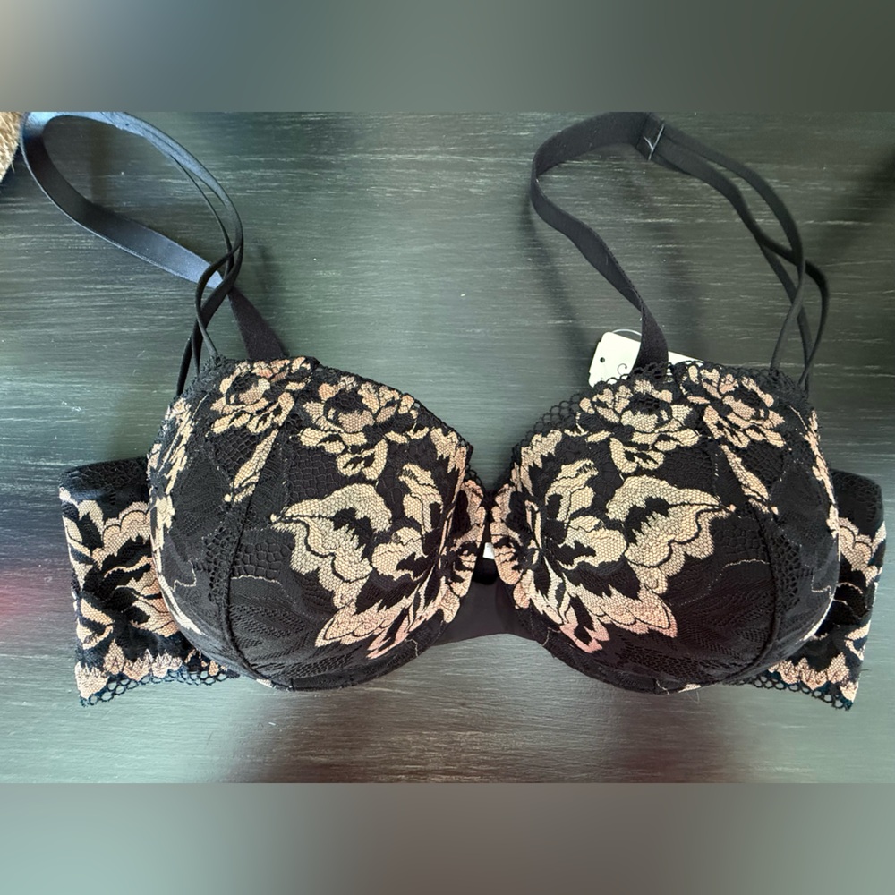 Soma Black and Cream Lace Bra